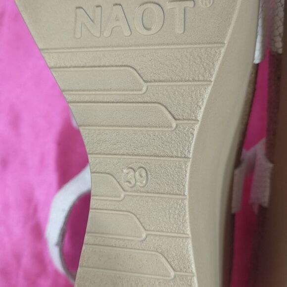 Naot Canaan White/Silver Leather Wedge Sandals 23025 Women’s 8US/39 EUR. - Picture 7 of 7